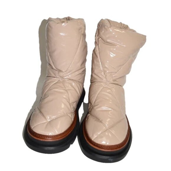 $500 TORY BURCH QUILTED PADDED PUFFER SNOW BOOTS PATENT BEIGE LOGO 9.5 (MG8) - Picture 3 of 7